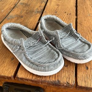 Boys Hey Dudes Size Y1